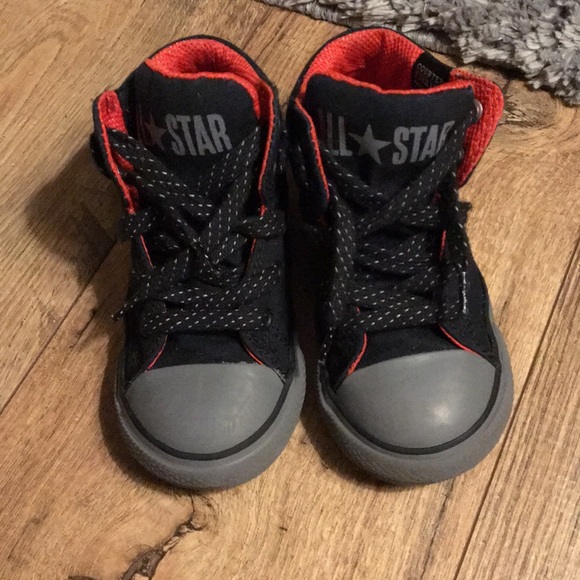 Converse Other - Converse toddler size 8.